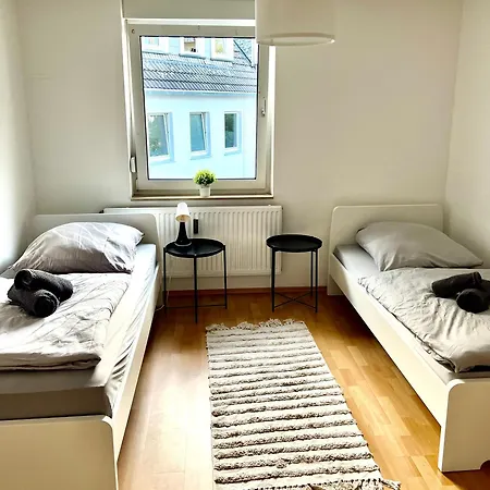 5-bed Apartment, A46 & Station & Wi-fi *