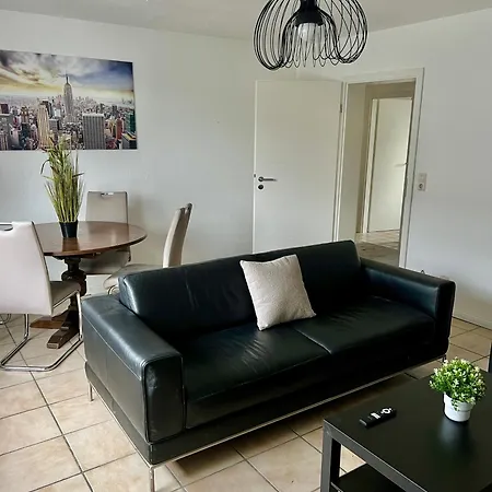 5-bed Apartment, A46 & Station & Wi-fi Apartman Wuppertal