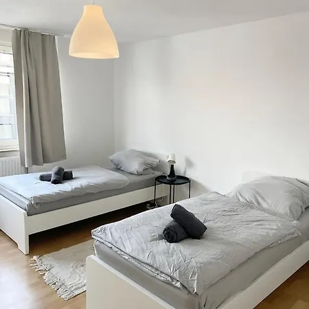 Apartman 5-bed Apartment, A46 & Station & Wi-fi Wuppertal