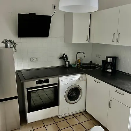 5-bed Apartment, A46 & Station & Wi-fi