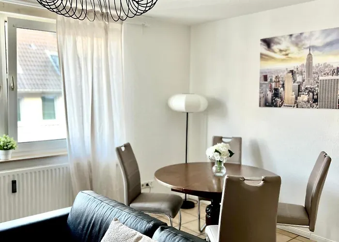 5-bed Apartment, A46 & Station & Wi-fi * وبرتال